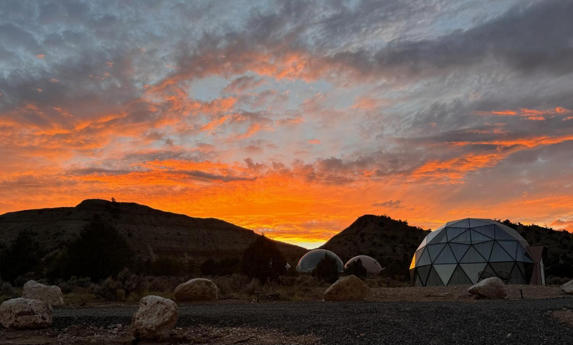 Clear Sky Resorts - Bryce Canyon - Unique Stargazing Domes كانونفيل المظهر الخارجي الصورة